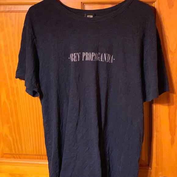 navy blue obey propaganda tee - Picture 2 of 5